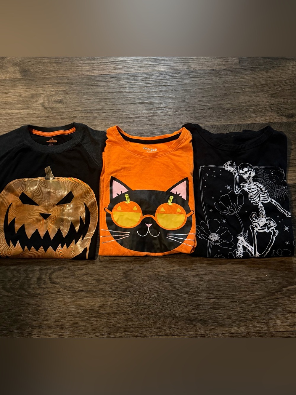 Bundle of 3 Halloween shirts Size Women’s XS/Small can fit Big Kids/Teens Set